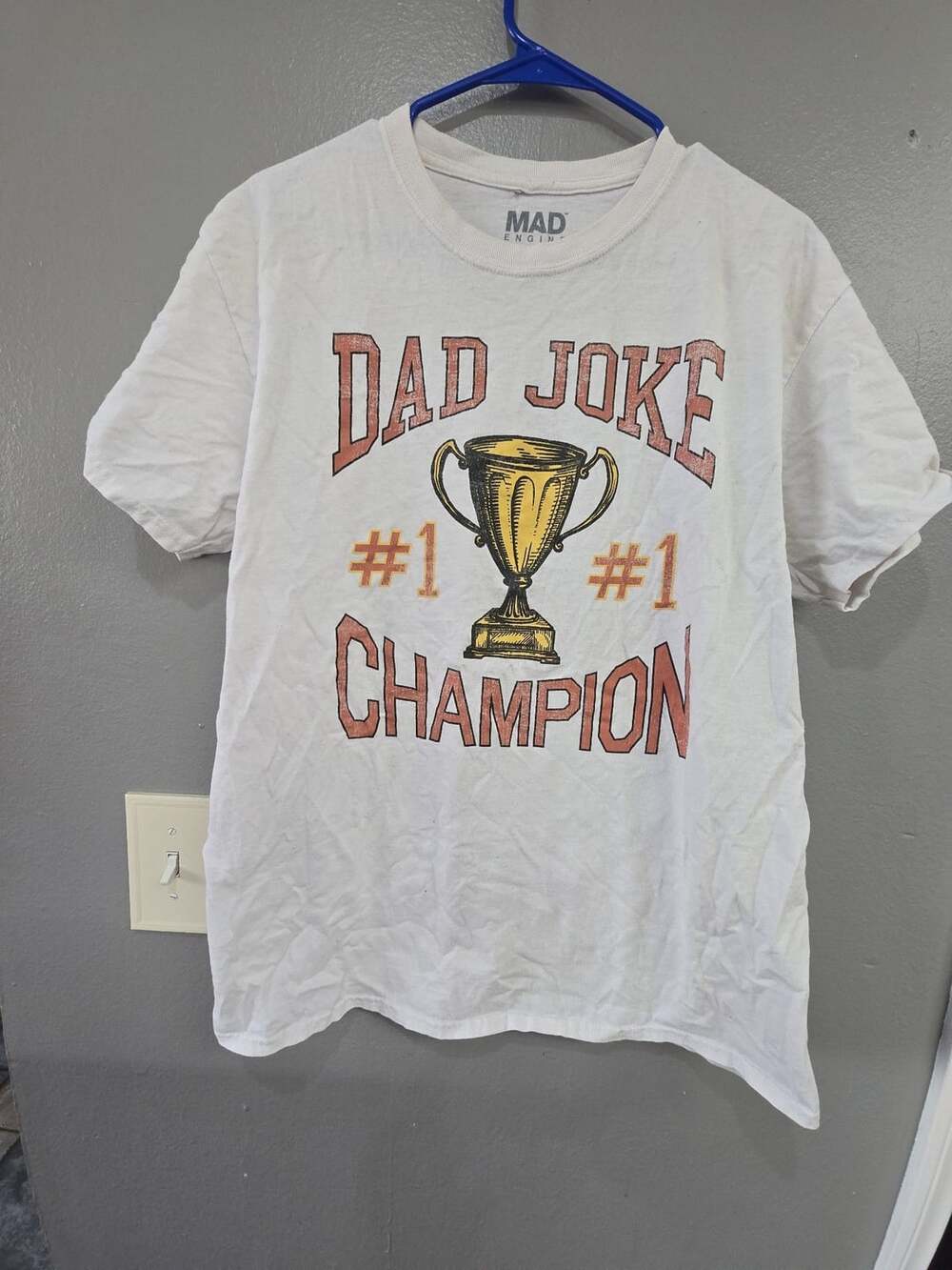 Mad Engine Dad Joke Champion T-Shirt Size L White Graphic Tee